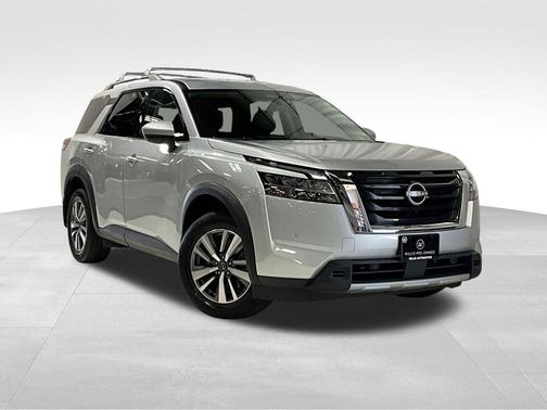 2023 Nissan Pathfinder SL 4WD