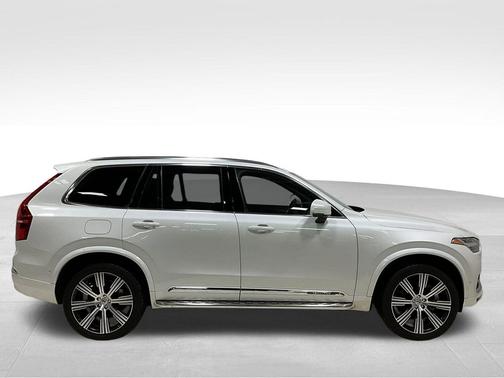 2024 Volvo XC90 Recharge Plug-In Hybrid T8 Ultimate Bright Theme 7-Seater