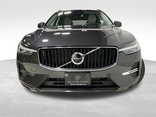 2022 Volvo XC60 B5 Momentum