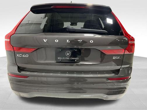 2022 Volvo XC60 B5 Momentum