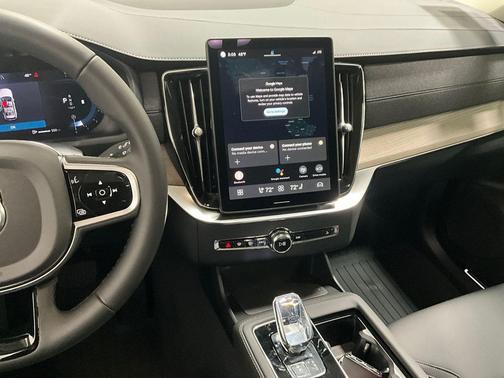 2025 Volvo XC90 B5 Core