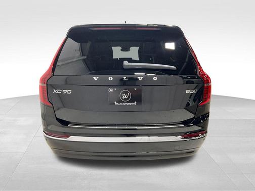 2025 Volvo XC90 B5 Core