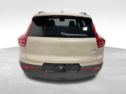 2026 Volvo XC40 Ultra, B5 AWD Gas (mild hybrid), Dark