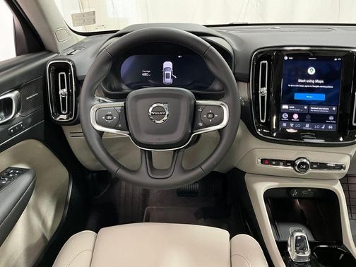 2026 Volvo XC40 B5 Ultra