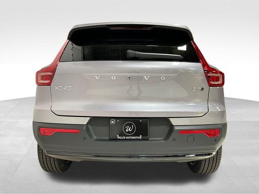 2026 Volvo XC40 B5 Ultra