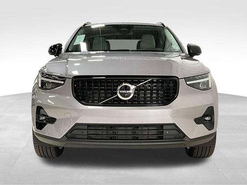 2026 Volvo XC40 B5 Ultra