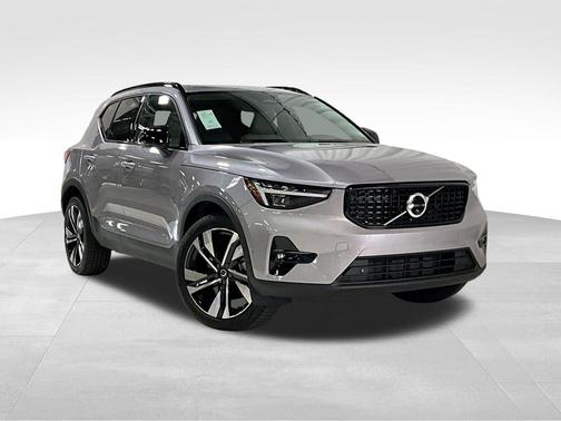 2026 Volvo XC40 B5 Ultra