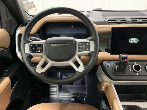 2025 Land Rover Defender 110 P400 S