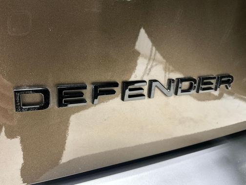 2025 Land Rover Defender 110 P400 S