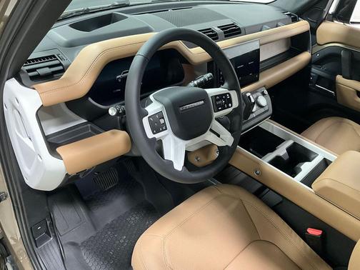 2025 Land Rover Defender 110 P400 S