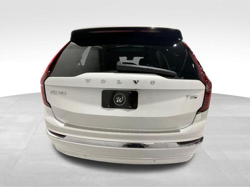 2026 Volvo XC90 Plug-In Hybrid T8 Plus 7-Seater