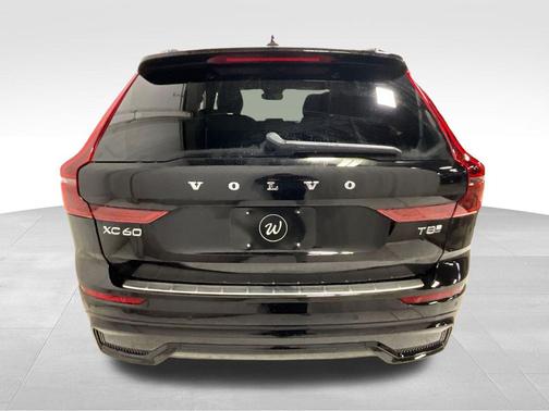 Onyx Black Metallic 2026 Volvo XC60 Plug-In Hybrid Plus, T8 AWD Electric/Gasoline, Dark