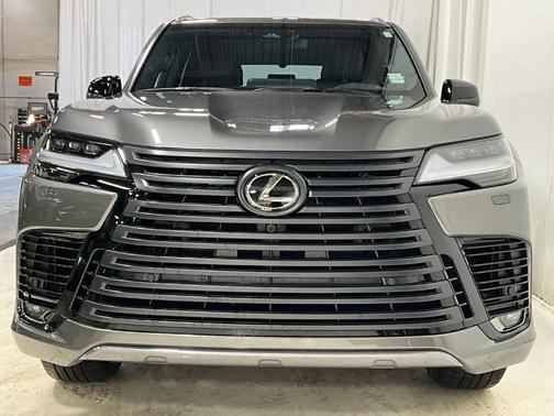 2025 Lexus LX 600 Luxury