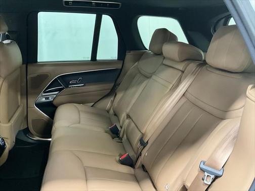 2025 Land Rover Range Rover P400 SE