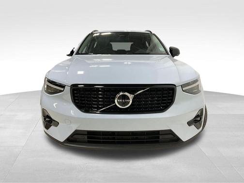 Cloud Blue 2026 Volvo XC40 Plus, B5 AWD Gas (mild hybrid), Dark