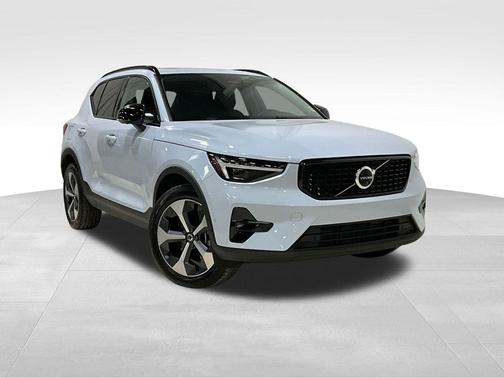 Cloud Blue 2026 Volvo XC40 Plus, B5 AWD Gas (mild hybrid), Dark