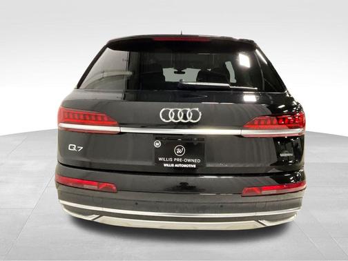 2022 Audi Q7 45 Premium