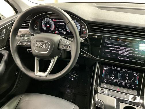 2022 Audi Q7 45 Premium