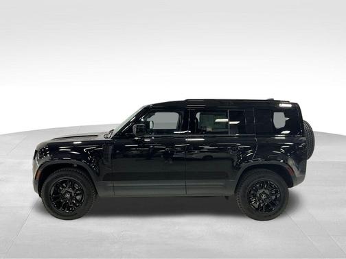 2025 Land Rover Defender 110 P300