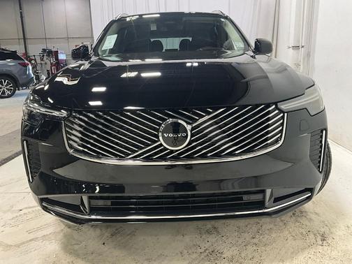 2025 Volvo XC90 B6 Ultra