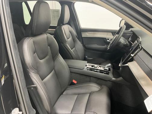 2025 Volvo XC90 B6 Ultra