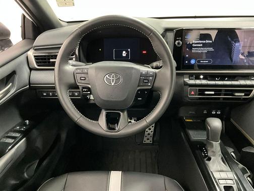 Ice Cap 2025 Toyota Camry SE