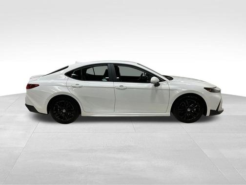 Ice Cap 2025 Toyota Camry SE