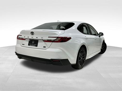 Ice Cap 2025 Toyota Camry SE