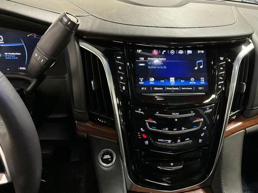 2018 Cadillac Escalade ESV Luxury