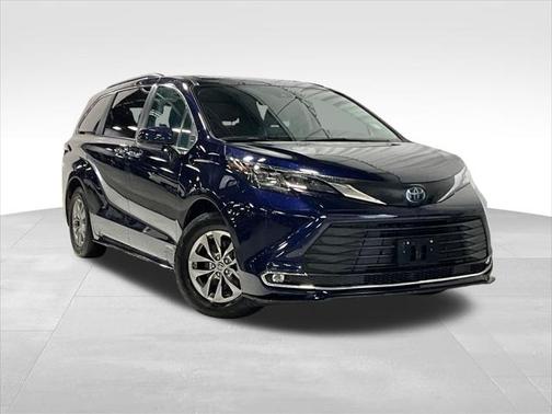 2021 Toyota Sienna XLE 7 Passenger