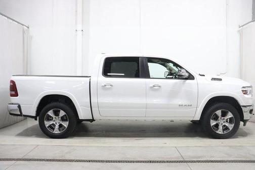Photo 2 of 36 of 2019 RAM 1500 Laramie