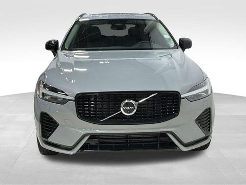 Vapour Grey Metallic 2025 Volvo XC60 Plug-In Hybrid Plus, T8 AWD Electric/Gasoline, Dark