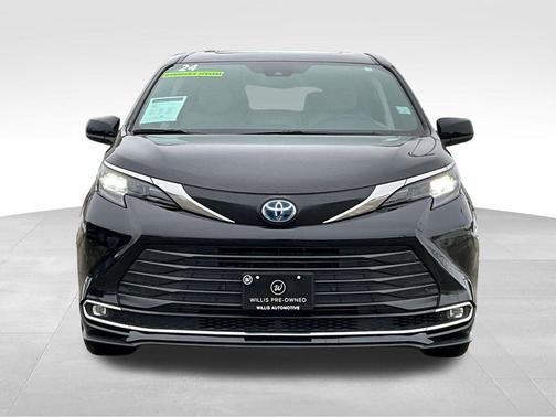 2024 Toyota Sienna XLE