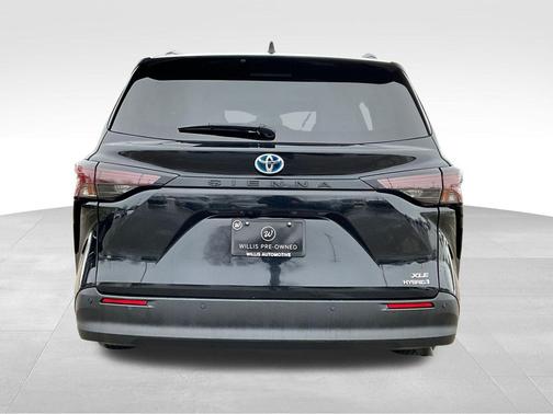2024 Toyota Sienna XLE