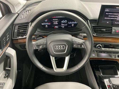 Ibis White 2023 Audi Q5 45 S line Premium Plus