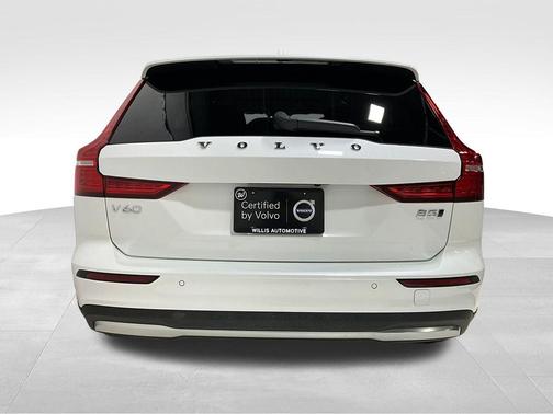 2025 Volvo V60 Cross Country Plus, B5 AWD Gas (mild hybrid)