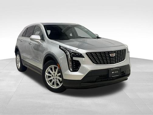 Radiant Silver Metallic 2021 Cadillac XT4 Luxury