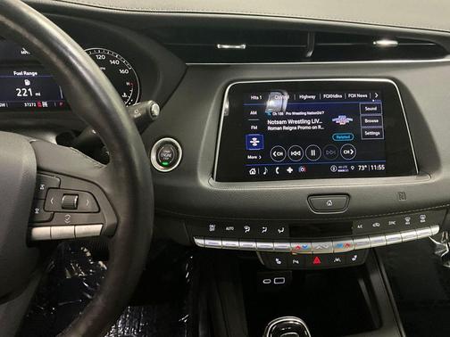 Radiant Silver Metallic 2021 Cadillac XT4 Luxury