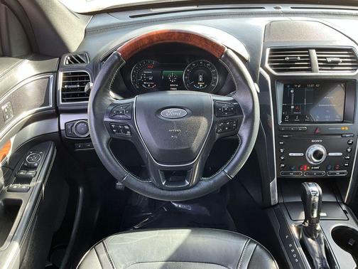 2019 Ford Explorer Platinum