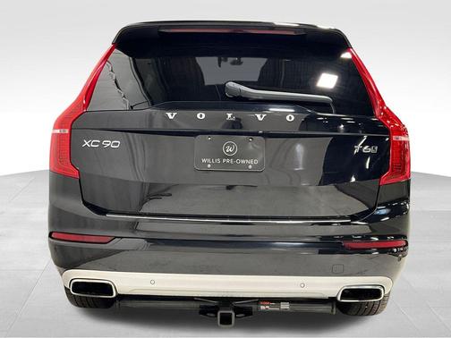 2021 Volvo XC90 T6 Momentum