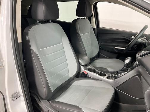 White Platinum 2013 Ford Escape SE