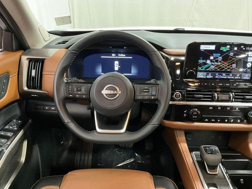 2024 Nissan Pathfinder Platinum 4WD