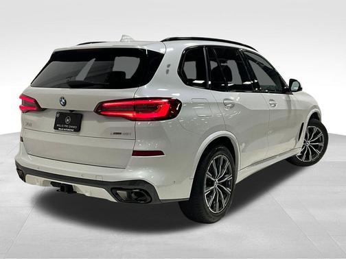 Mineral White Metallic 2023 BMW X5 xDrive40i