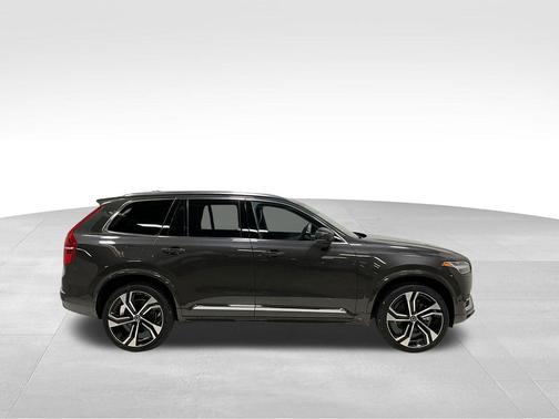 2024 Volvo XC90 B6 Ultimate Bright Theme 7-Seater
