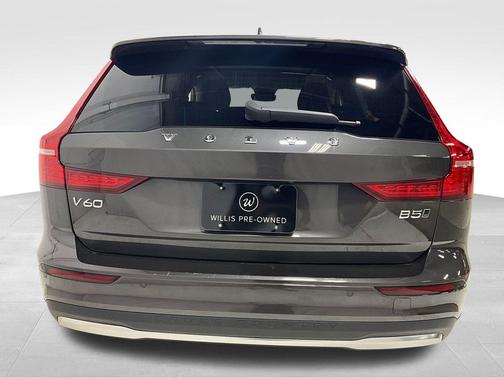 2025 Volvo V60 Cross Country Plus, B5 AWD Gas (mild hybrid)