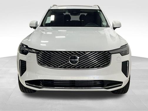 2025 Volvo XC90 Plug-In Hybrid T8 Plus 7-Seater