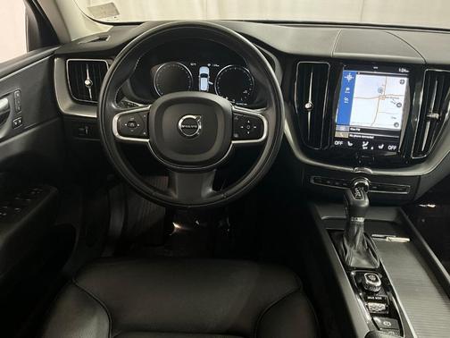 2018 Volvo XC60 T6 Momentum