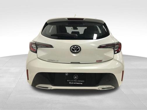 Blizzard Pearl 2019 Toyota Corolla XSE