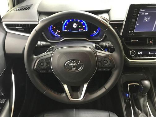 Blizzard Pearl 2019 Toyota Corolla XSE