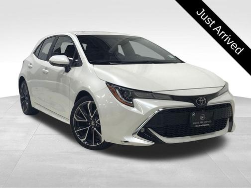 Blizzard Pearl 2019 Toyota Corolla XSE
